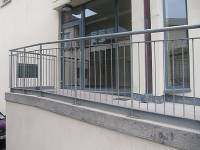   &raquo; Click to zoom ->